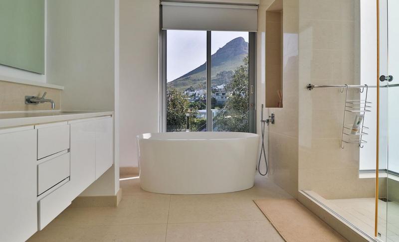 4 Bedroom Property for Sale in Tamboerskloof Western Cape